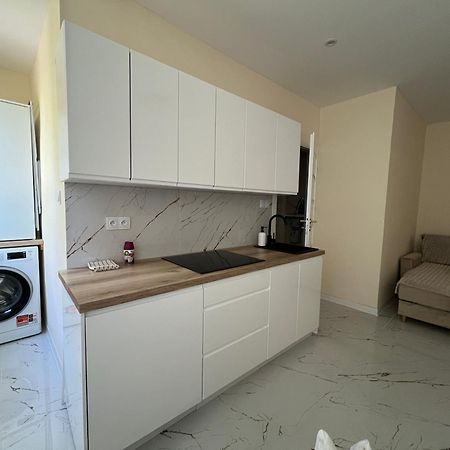Nowe Luksusowe Apartamenty Manufaktura-Prywatny Na Wylacznosc-Wanna-Zamykany Ogrodzony Parking, Blok,Niskie Pietro-Cisza I Spokoj Łódź Buitenkant foto