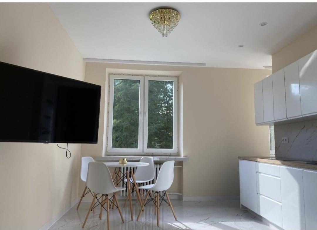 Nowe Luksusowe Apartamenty Manufaktura-Prywatny Na Wylacznosc-Wanna-Zamykany Ogrodzony Parking, Blok,Niskie Pietro-Cisza I Spokoj Łódź Buitenkant foto