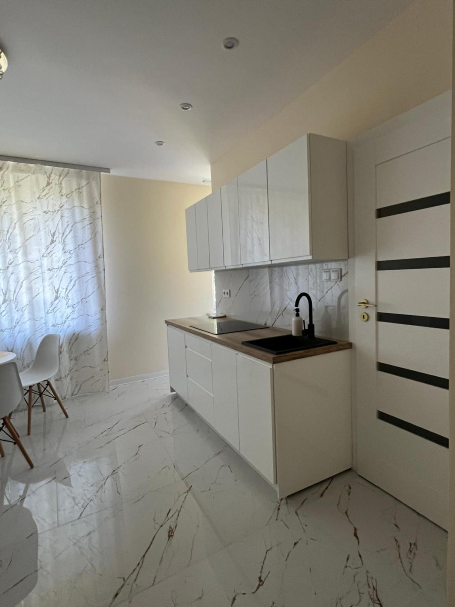Nowe Luksusowe Apartamenty Manufaktura-Prywatny Na Wylacznosc-Wanna-Zamykany Ogrodzony Parking, Blok,Niskie Pietro-Cisza I Spokoj Łódź Buitenkant foto